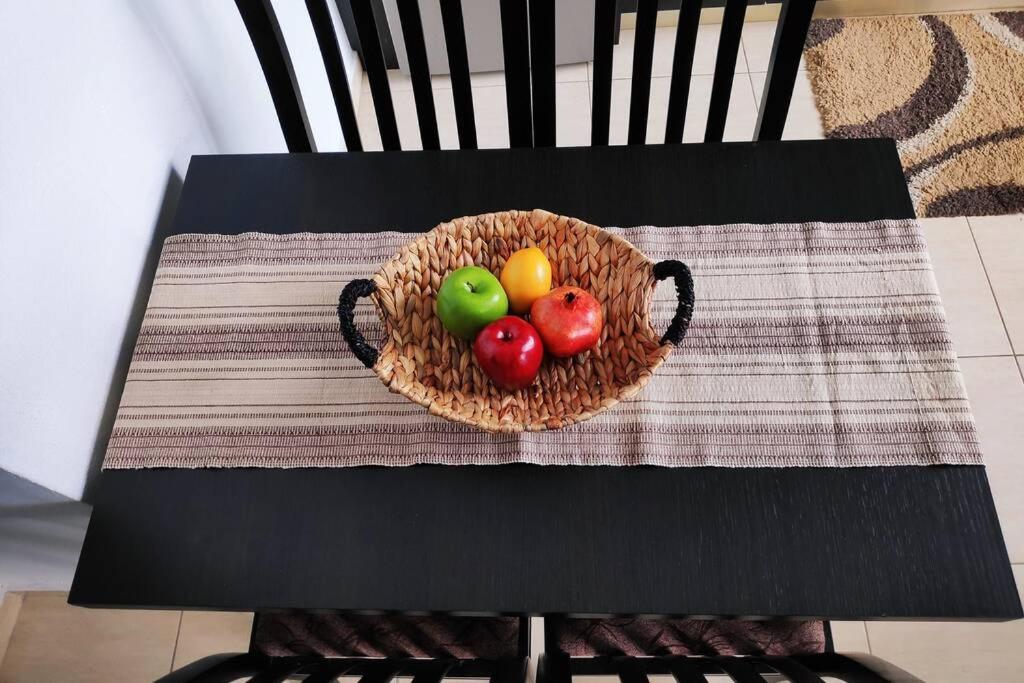 מטהמורפוסי Iris Room מראה חיצוני תמונה