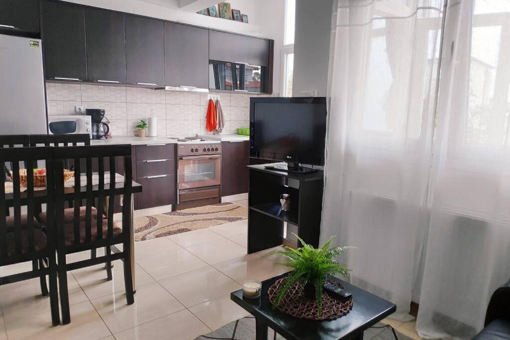 מטהמורפוסי Iris Room מראה חיצוני תמונה